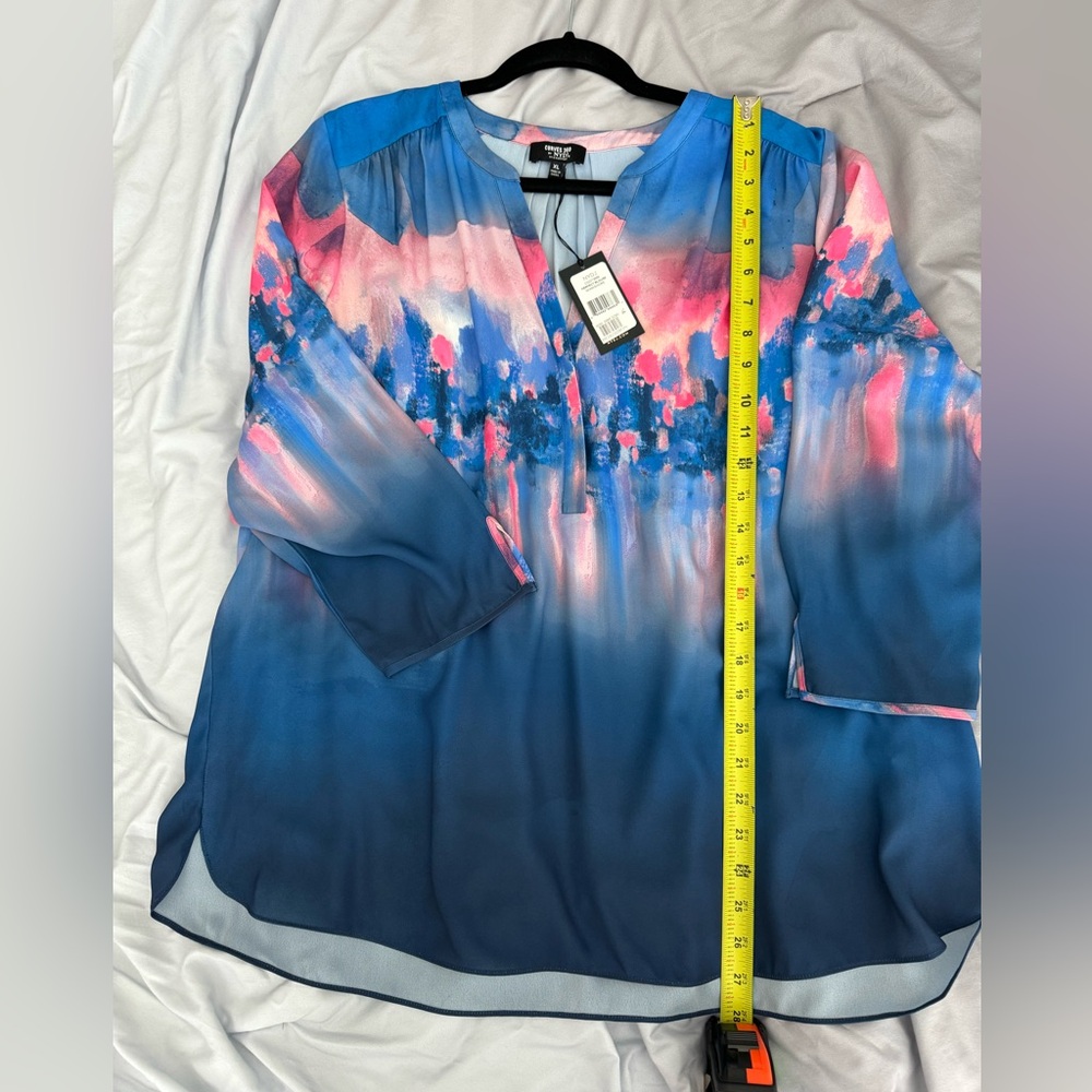 🎆BRAND NEW NYDJ 3/4 Sleeve Split Neck Blouse